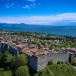 -piscina E Parcheggio- Casa A Pochi Passi Dal *